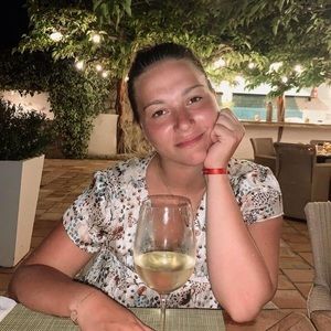 Meet your Posher, Camille